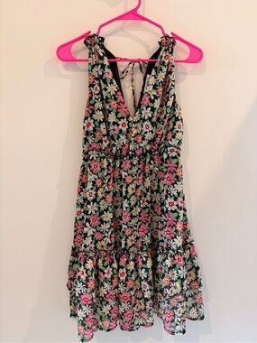 Black Floral Tiered Sundress — Pink & White Daisy Print